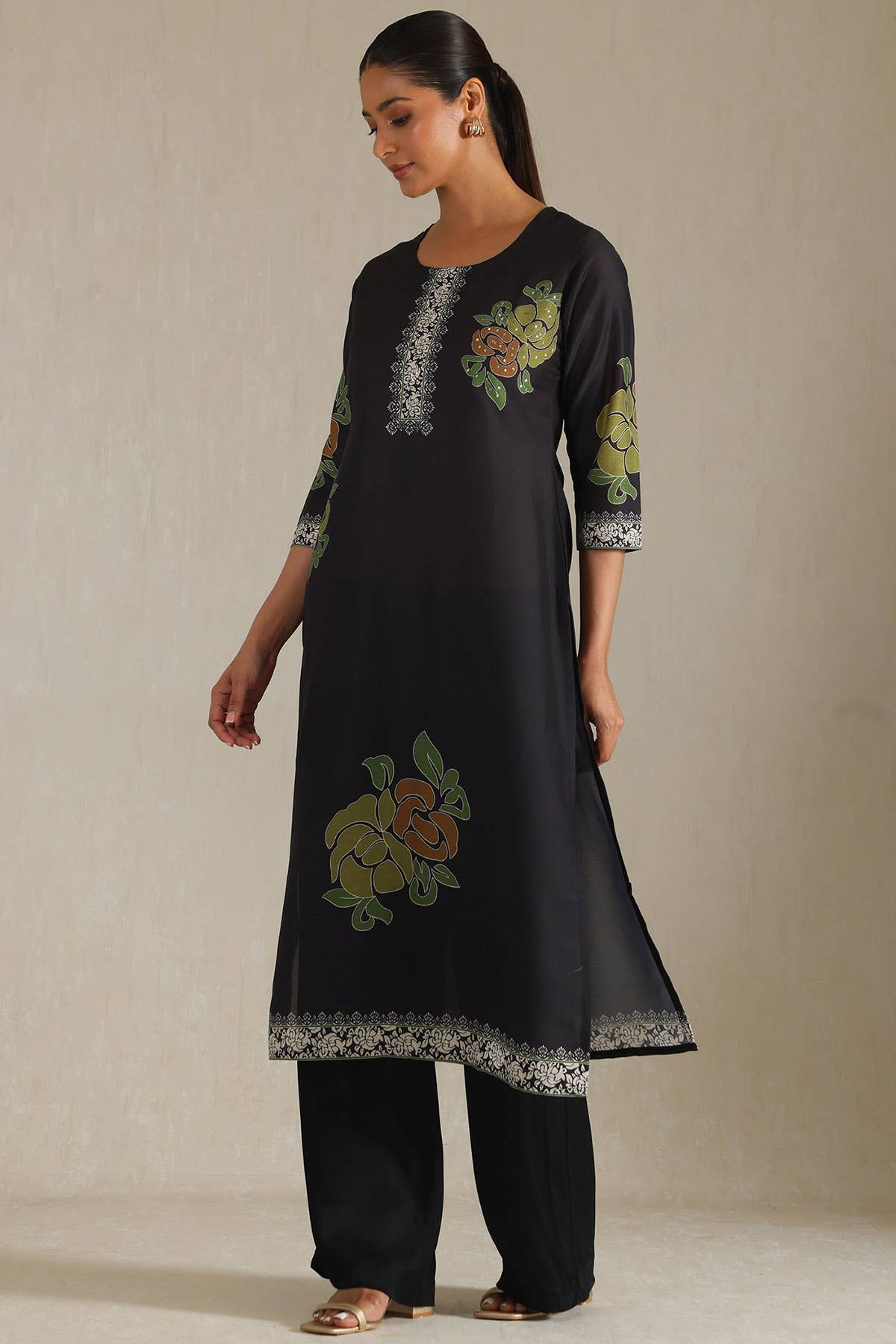 Black Muslin Botanical Print Kurta - Image 3