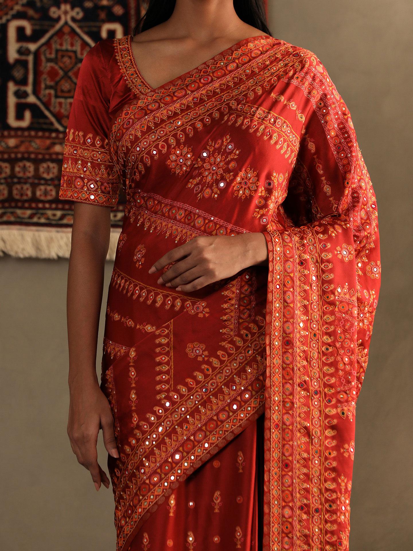 Lava Red Darpan Saree With Unstitched Blouse - Image 6
